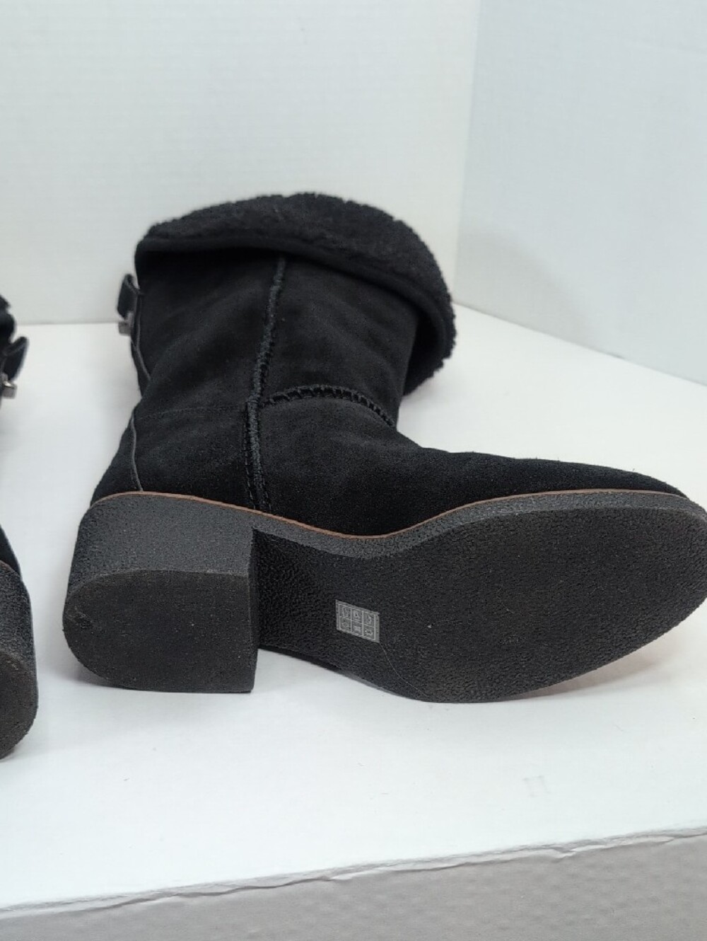 Coach Turnlock Shearling Black Suede Boots Size 7 Like New - Picture 10 of 13